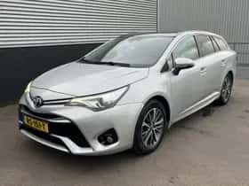 Toyota Avensis (2017) thumbnail 4