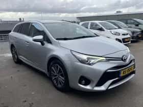 Toyota Avensis (2017) thumbnail 6