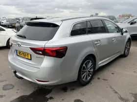 Toyota Avensis (2017) thumbnail 8
