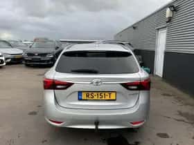 Toyota Avensis (2017) thumbnail 9