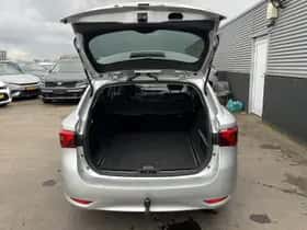 Toyota Avensis (2017) thumbnail 10