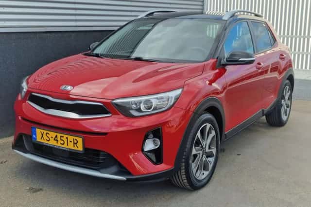 Kia Stonic (2019) thumbnail 3