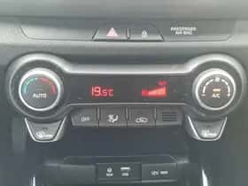 Kia Stonic (2019) thumbnail 25