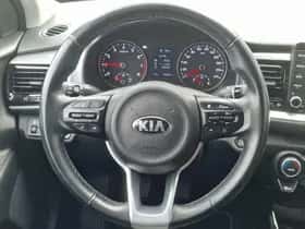 Kia Stonic (2019) thumbnail 28