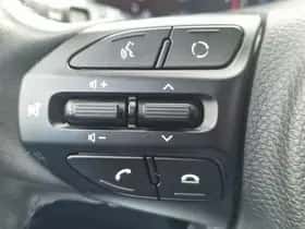 Kia Stonic (2019) thumbnail 29