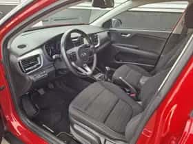 Kia Stonic (2019) thumbnail 10
