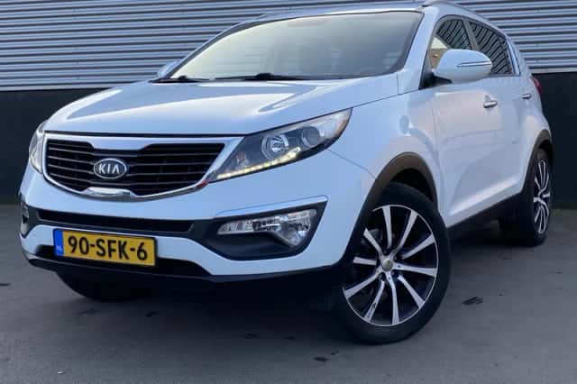 Kia Sportage (2011) thumbnail 2