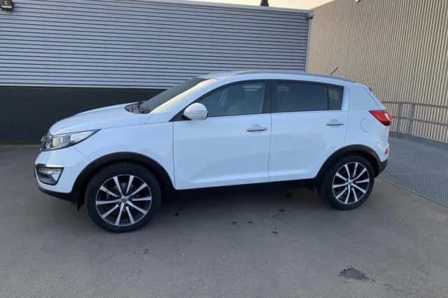 Kia Sportage (2011) thumbnail 3