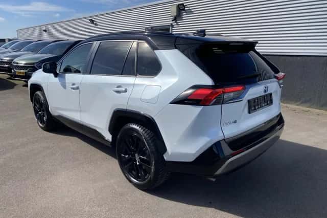 Toyota RAV4 (2025) thumbnail 5