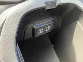 Toyota RAV4 (2025) thumbnail 45