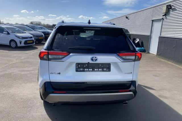 Toyota RAV4 (2025) thumbnail 6