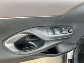 Toyota Yaris Cross (2022) thumbnail 26