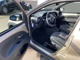 Toyota Aygo (2023) thumbnail 17
