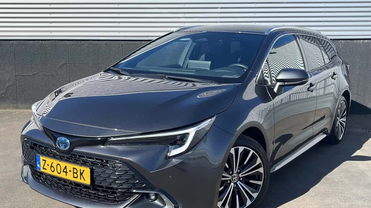 Toyota Corolla (2024) — foto 1