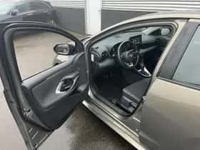 Toyota Yaris (2023) thumbnail 14