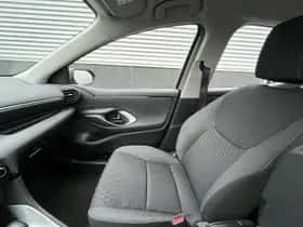 Toyota Yaris (2023) thumbnail 18