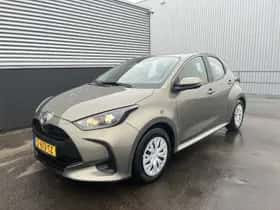 Toyota Yaris (2023) thumbnail 3