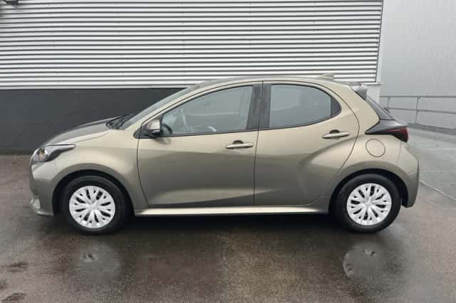 Toyota Yaris (2023) thumbnail 4