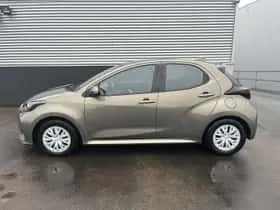 Toyota Yaris (2023) thumbnail 4