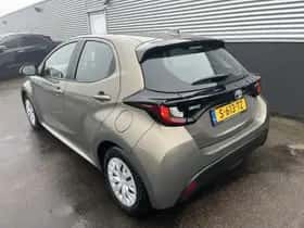Toyota Yaris (2023) thumbnail 5