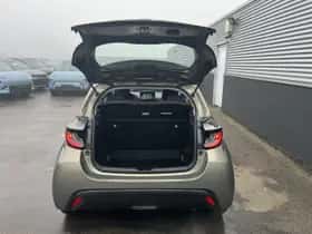 Toyota Yaris (2023) thumbnail 7