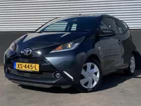 Toyota Aygo (2015) thumbnail 2