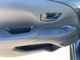 Toyota Aygo (2015) thumbnail 18