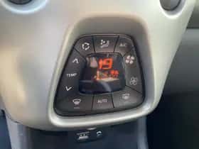 Toyota Aygo (2015) thumbnail 30