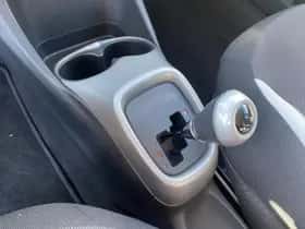 Toyota Aygo (2015) thumbnail 32