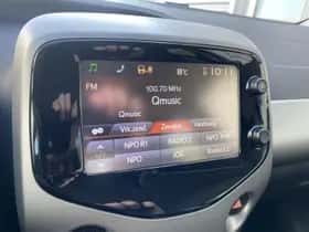 Toyota Aygo (2015) thumbnail 35
