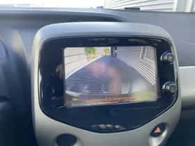 Toyota Aygo (2015) thumbnail 36