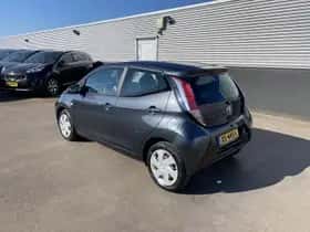 Toyota Aygo (2015) thumbnail 5