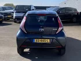 Toyota Aygo (2015) thumbnail 6