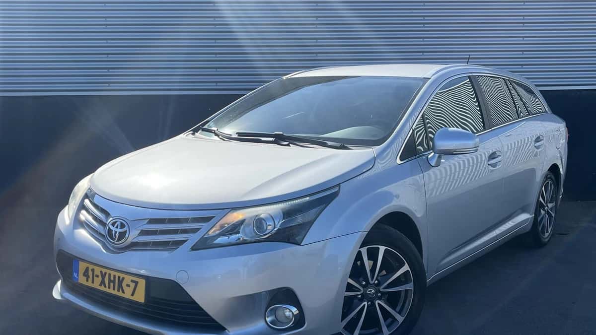 Toyota Avensis (2012) — foto 1