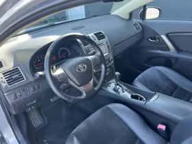 Toyota Avensis (2012) thumbnail 17