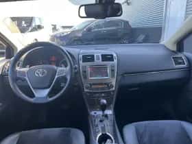 Toyota Avensis (2012) thumbnail 19