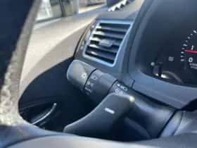 Toyota Avensis (2012) thumbnail 25