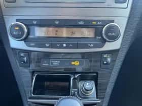 Toyota Avensis (2012) thumbnail 31