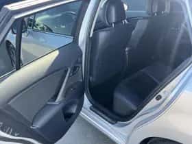 Toyota Avensis (2012) thumbnail 34