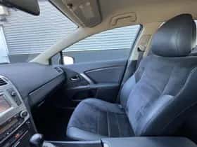 Toyota Avensis (2012) thumbnail 36