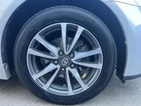 Toyota Avensis (2012) thumbnail 7
