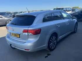 Toyota Avensis (2012) thumbnail 8