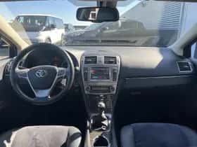 Toyota Avensis (2012) thumbnail 18