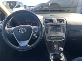 Toyota Avensis (2012) thumbnail 19