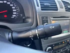 Toyota Avensis (2012) thumbnail 25