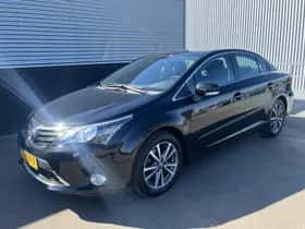 Toyota Avensis (2012) thumbnail 4