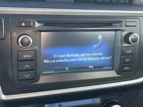 Toyota Auris (2014) thumbnail 36
