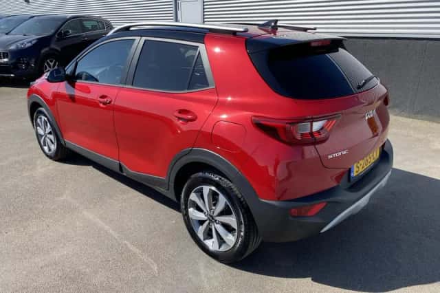 Kia Stonic (2023) thumbnail 5