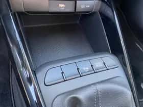Kia Stonic (2023) thumbnail 44