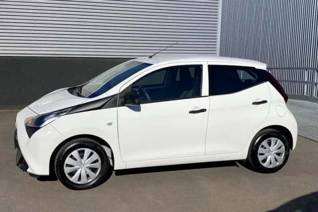 Toyota Aygo (2021) thumbnail 4